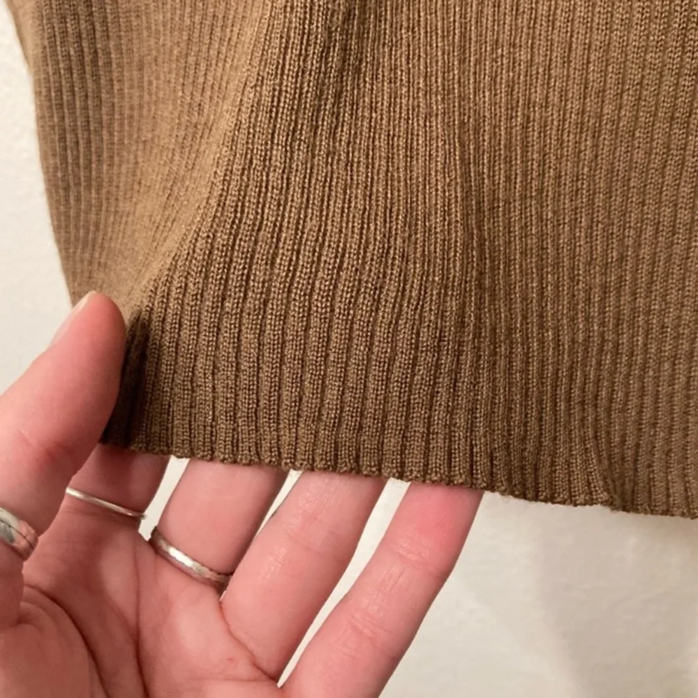 Wool Ribbed Brown turtleneck_10